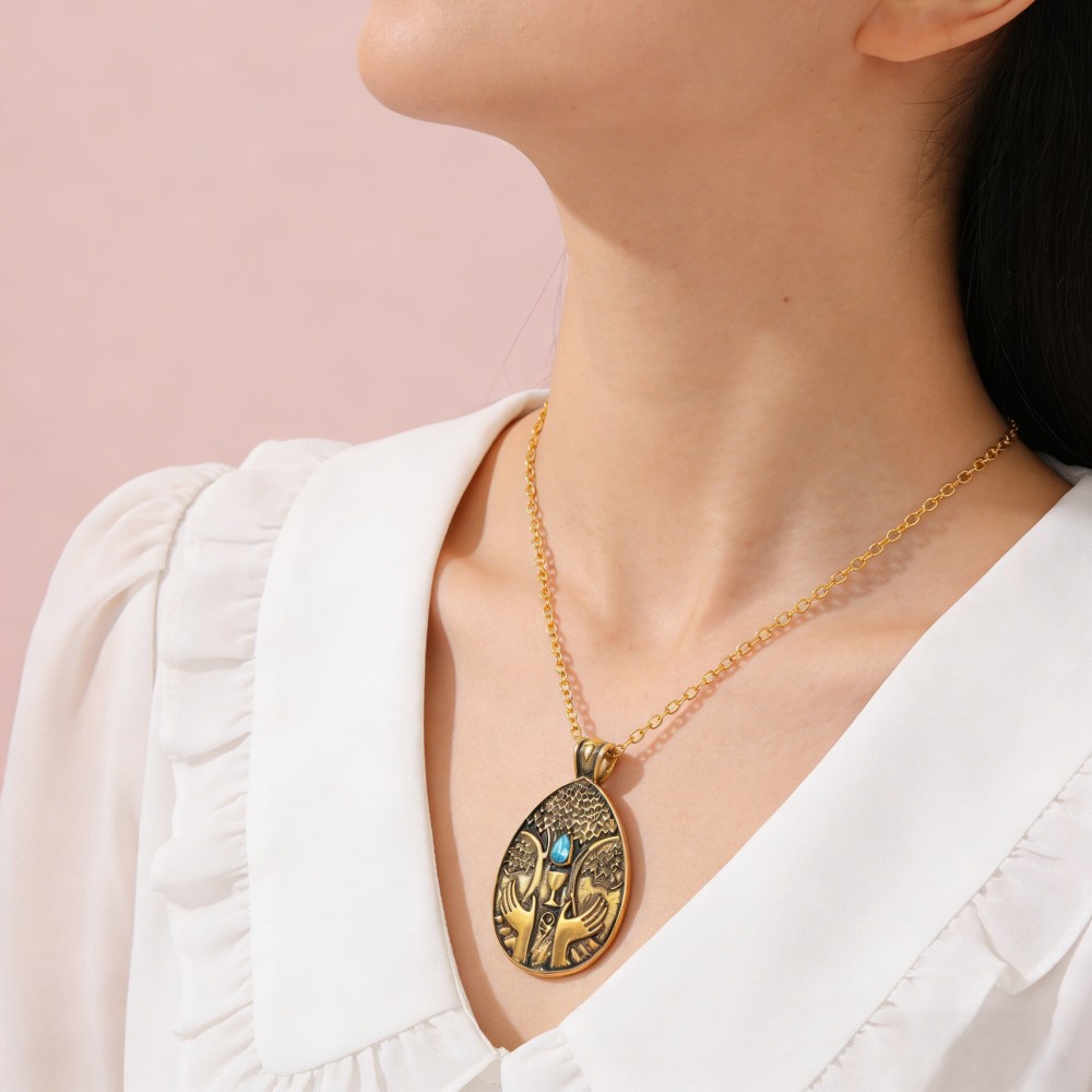 Vintage Game Pendant Necklace  - Retro Gaming Art recension och pris