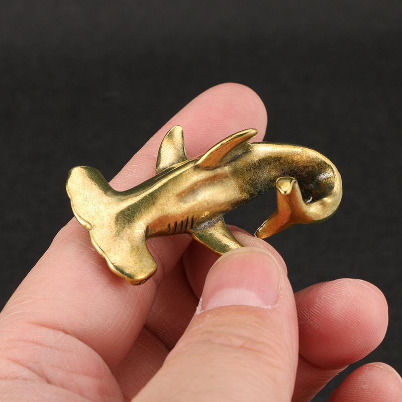Hammerhead Shark Brass Desk De - Retro Gaming Decor recension och pris