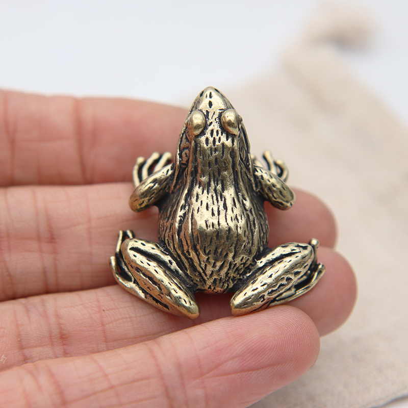 Metal Brass Frog Miniature Fig - Retro Gaming Decor recension och pris